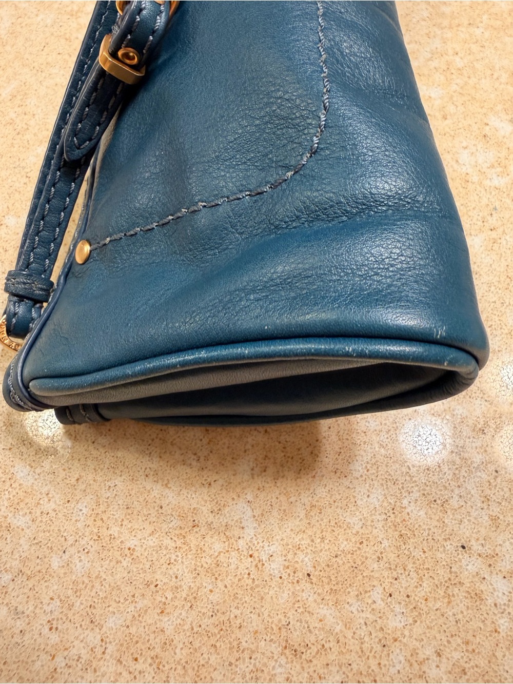 Marc Jacobs Blue Leather Wristlet Clutch with Gold Hardware - Picture 3 of 9